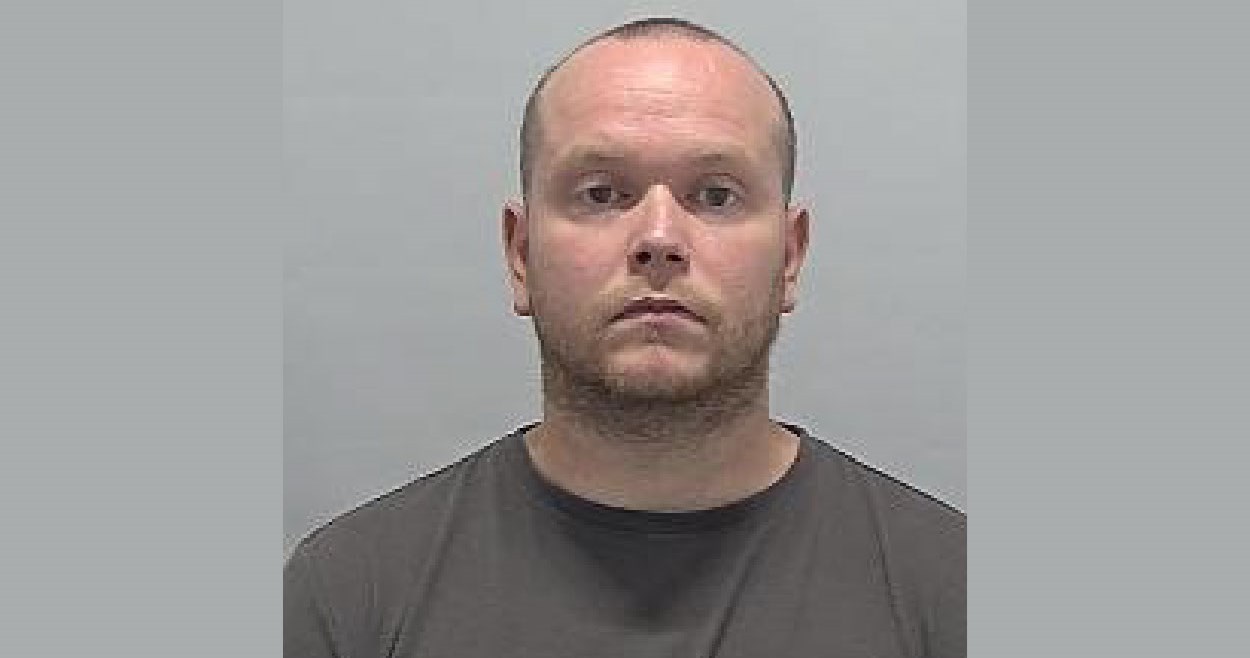 Powerpoint Rotation Arrows Bedford man jailed for grooming a girl | Bedfordshire Police